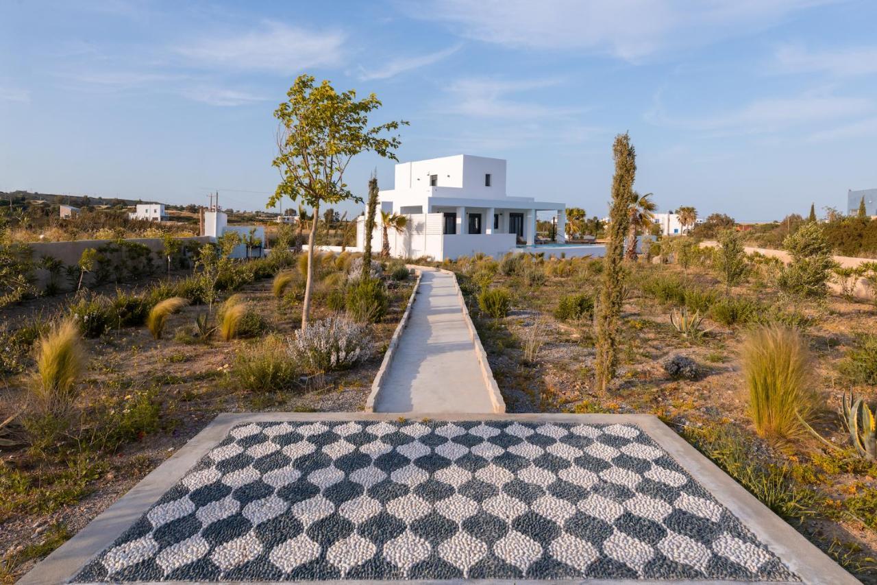 Seasand Villa Lakhania Bagian luar foto